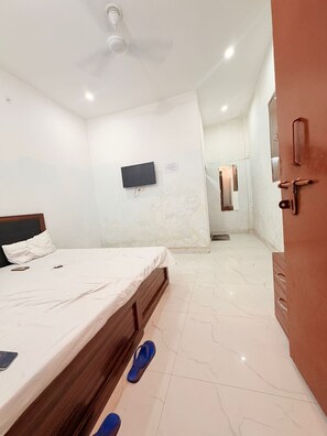 Room - Mohit guest in vrindavan (Vrindavan)