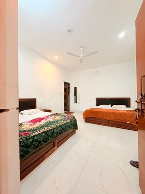 Room - Mohit guest in vrindavan (Vrindavan)
