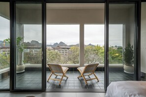 Luxury Studio Suite | Terrace/patio