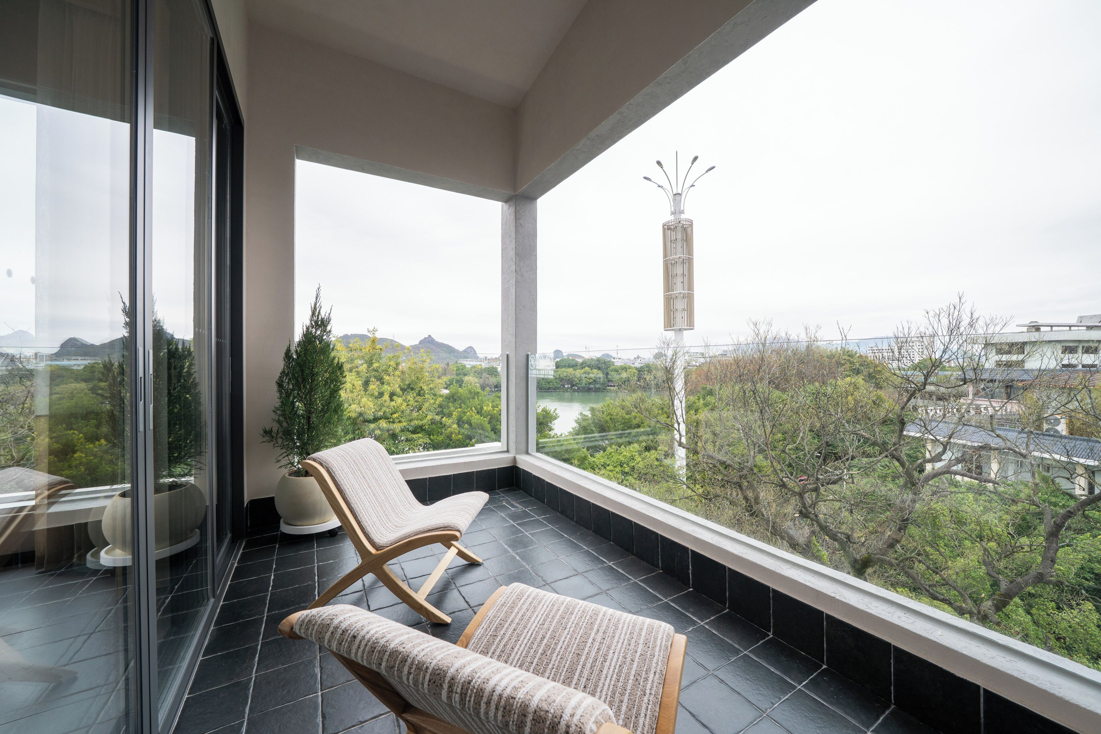 Suite estudio superior, patio, vistas al lago | Terraza o patio