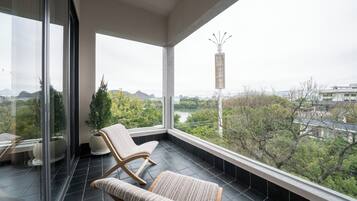 Suite estudio superior, patio, vistas al lago | Terraza o patio
