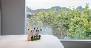 Studio Suite Superior, sân hiên, quang cảnh hồ | Bộ trải giường bằng vải cotton Ai Cập, bộ đồ giường cao cấp 