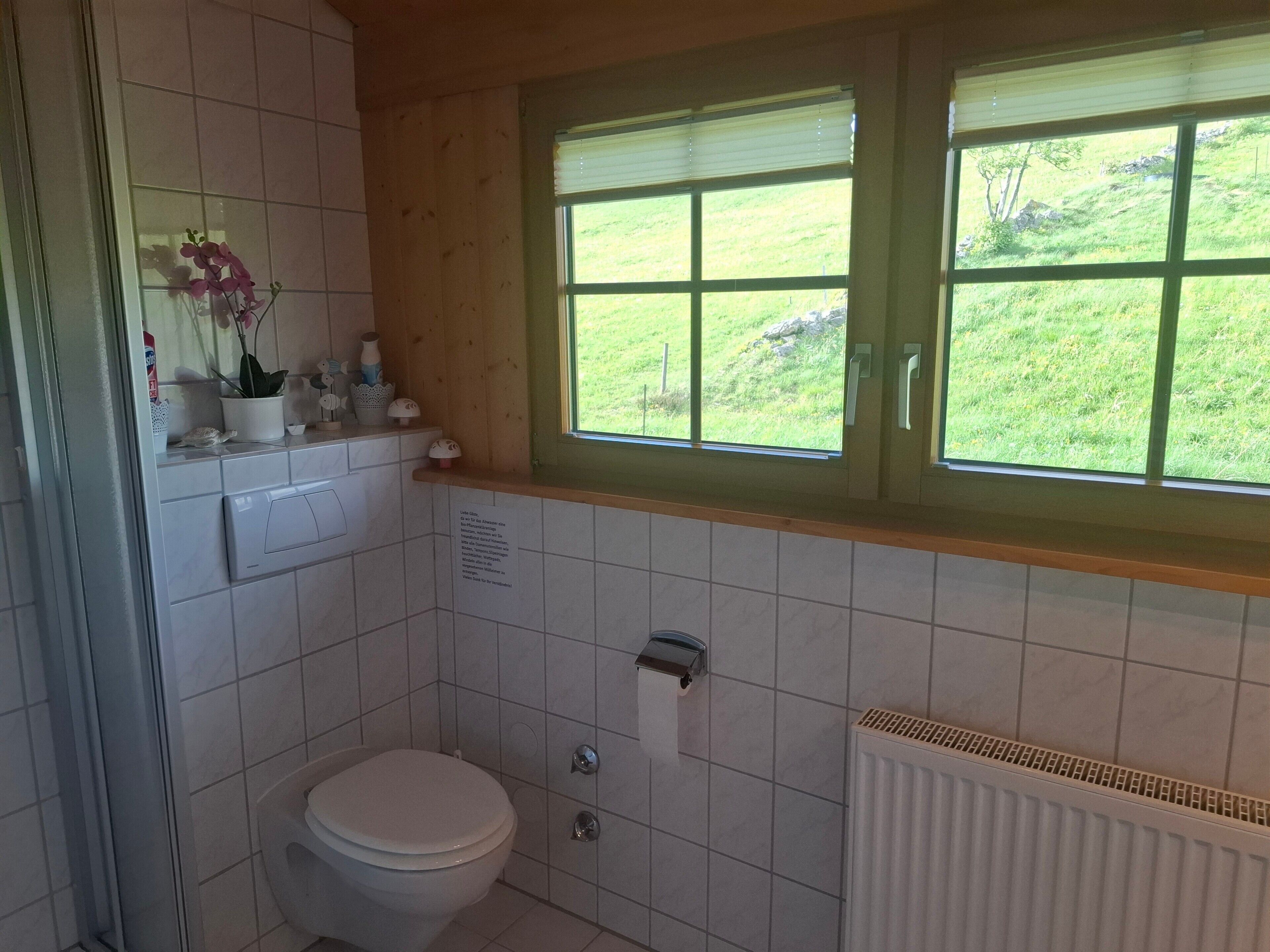 Een douche, een haardroger, handdoeken