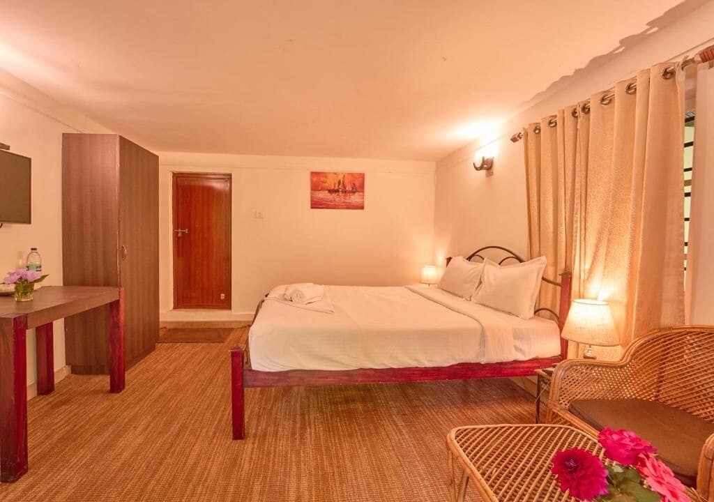 Standard Double Room, Balcony, Garden View