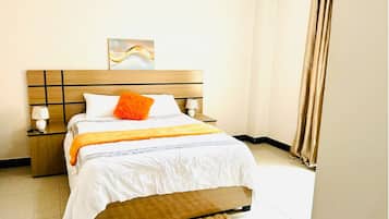 Iron/ironing board, internet, bed sheets
