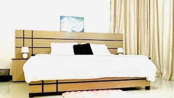 Tabla de planchar con plancha, Internet, ropa de cama