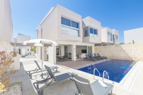 4 Bed Villa With Private Pool - Brand new