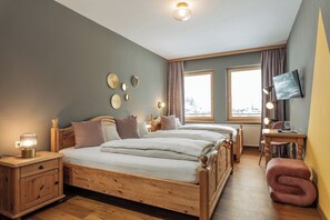 Triple Room | Peralatan tempat tidur hipoalergenik, gebar bulu kapas, Wi-fi percuma 