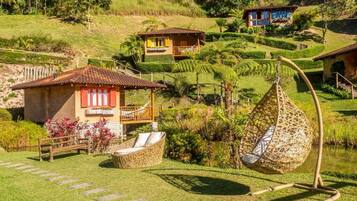 Deluxe-alpehytte - søudsigt | Overnatningsstedets område