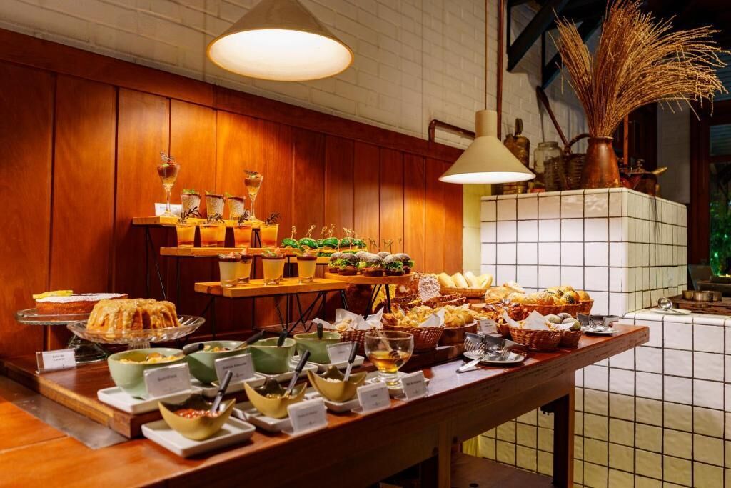包含每日自助早餐