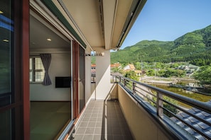 Casa, vistes a la muntanya | Wifi gratuïta i roba de llit 