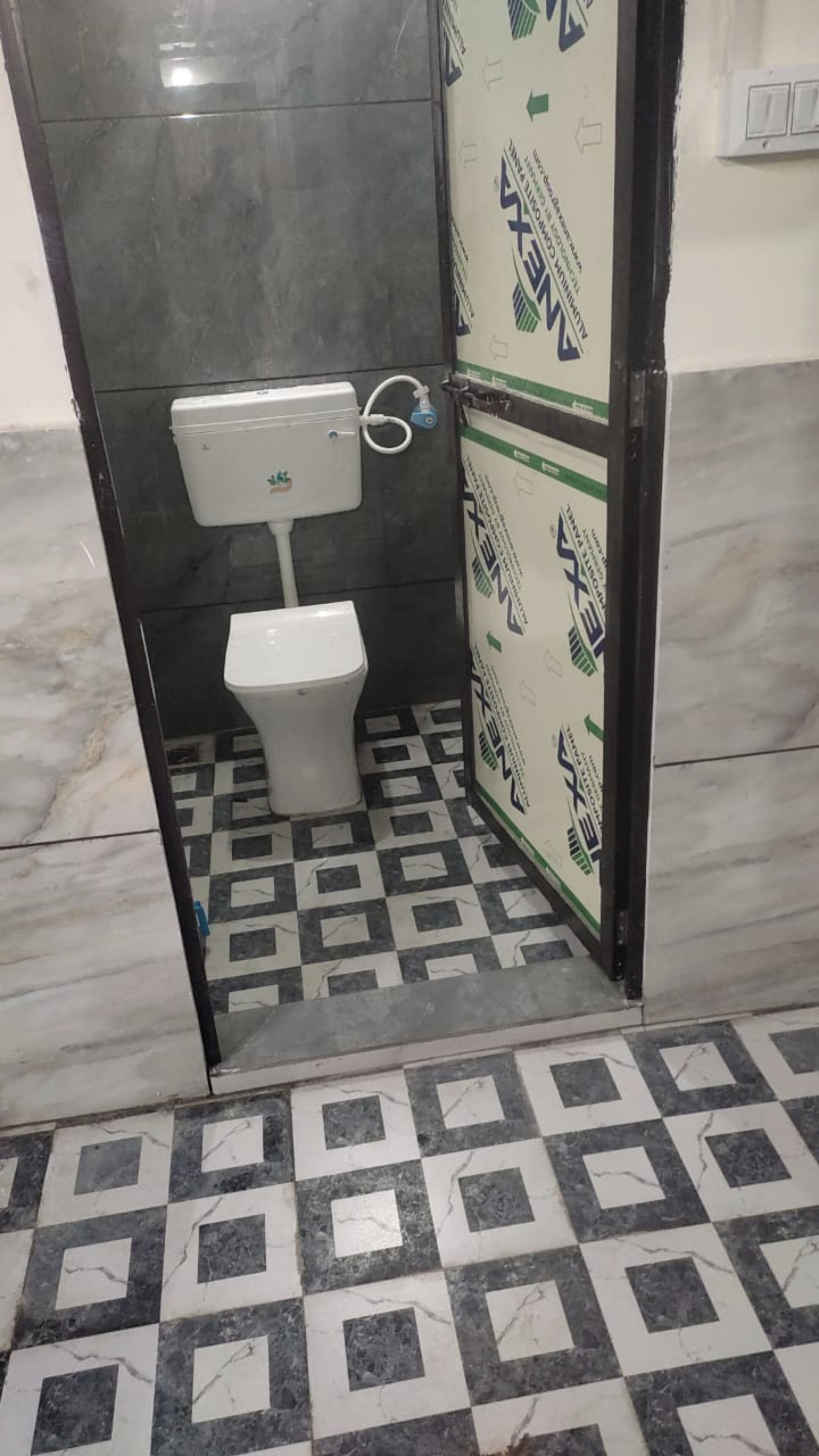 Double Room | Bathroom | Shower, slippers, soap, shampoo