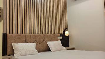 Double Room | Desk, soundproofing, free WiFi