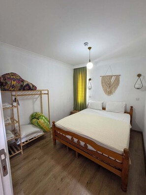 Classic Apartment, Multiple Beds, Kitchen, Mountain View | Desk, blackout drapes, soundproofing, iron/ironing board - SELÇUK BEY KONAĞI (Ayvalik)