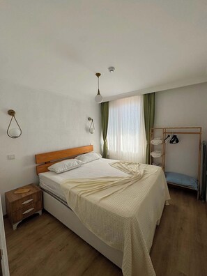 Apartament clàssic, diversos llits, fumadors, vistes a la muntanya | Cortines opaques i habitacions insonoritzades 