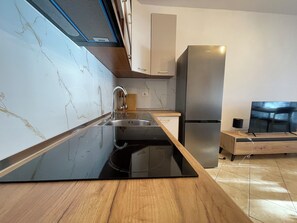 Private kitchen - Cozy 2-bedroom Beachfront apartment Golemi with AC (Golem)