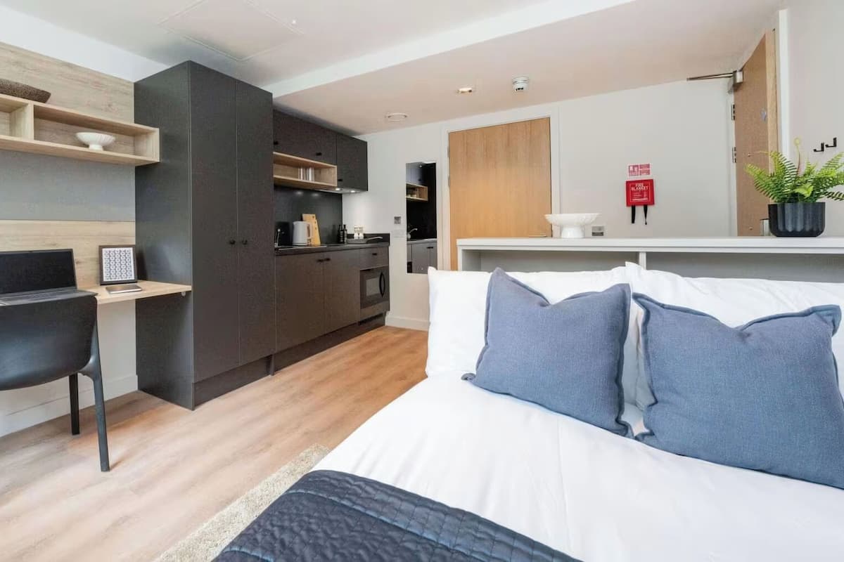 Estudio, 1 cama matrimonial, para no fumadores | Wifi gratis y ropa de cama