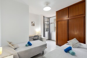 Ferros/tábuas de passar roupa, Wi-Fi, roupa de cama