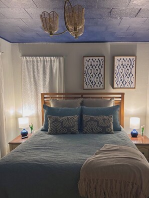 Iron/ironing board, travel crib, free WiFi, bed sheets