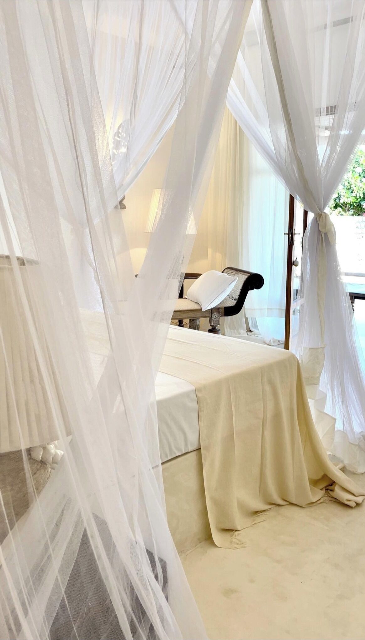 In-room safe, blackout drapes, free WiFi