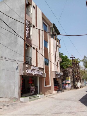 Exterior - Hotel Casa Premier (Indore)