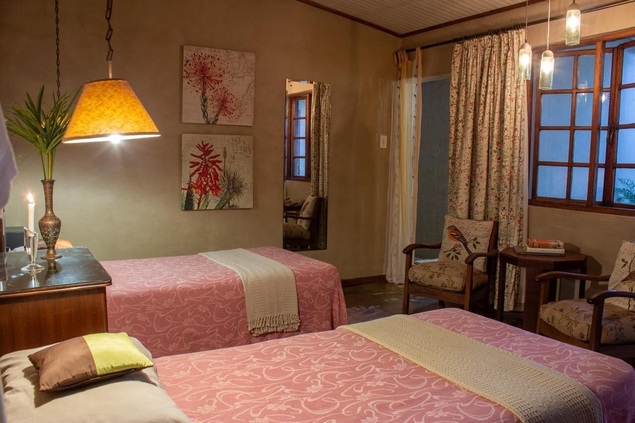 Classic Twin Room | Iron/ironing board, free WiFi
