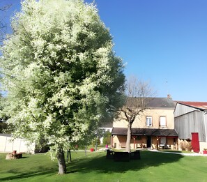 Exterior - Guesthouse “Le Relais” with Shared Terrace, Garden, and Wi-Fi (Arnac-la-Poste)