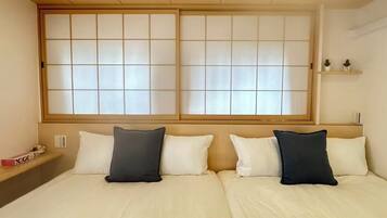 Iron/ironing board, WiFi (free), bed sheets