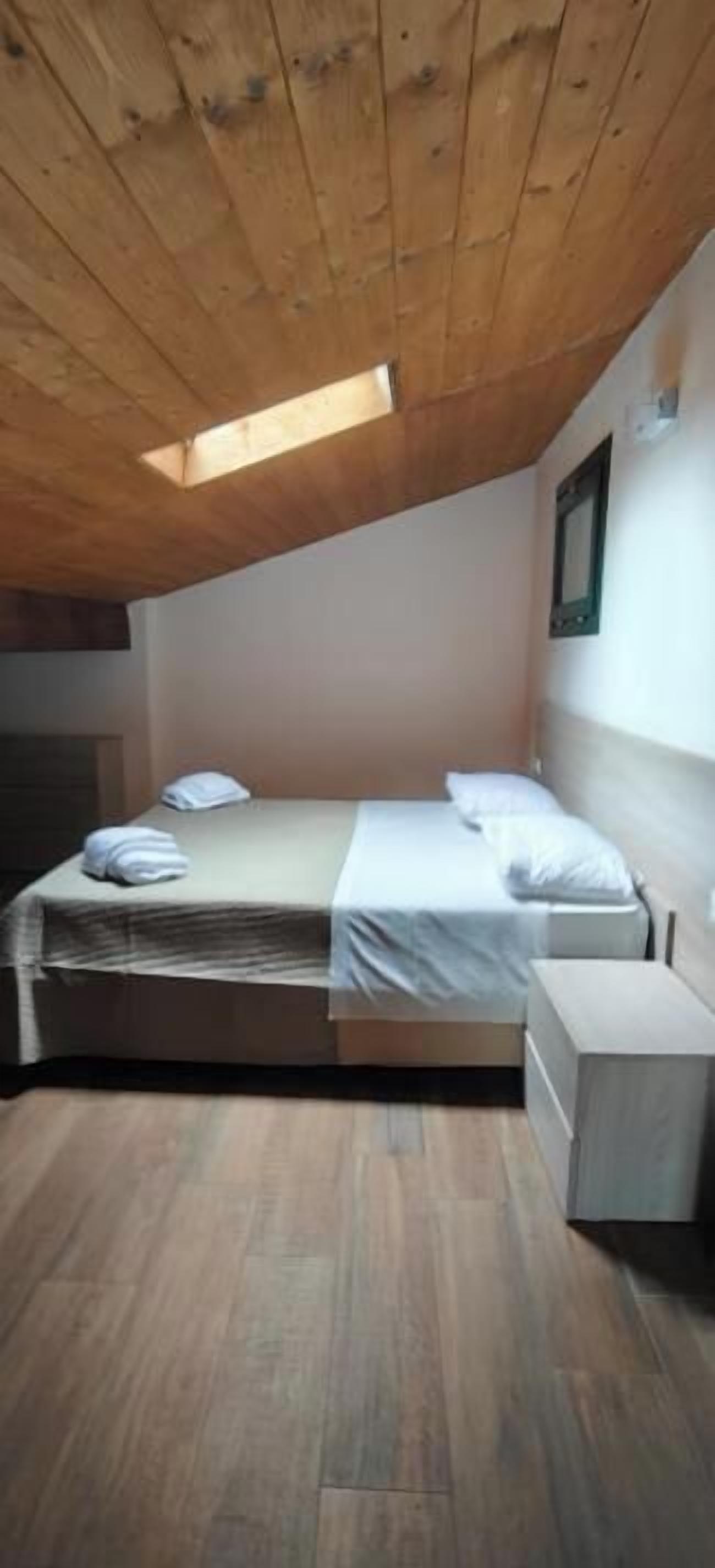 Standard Double Room | Free WiFi