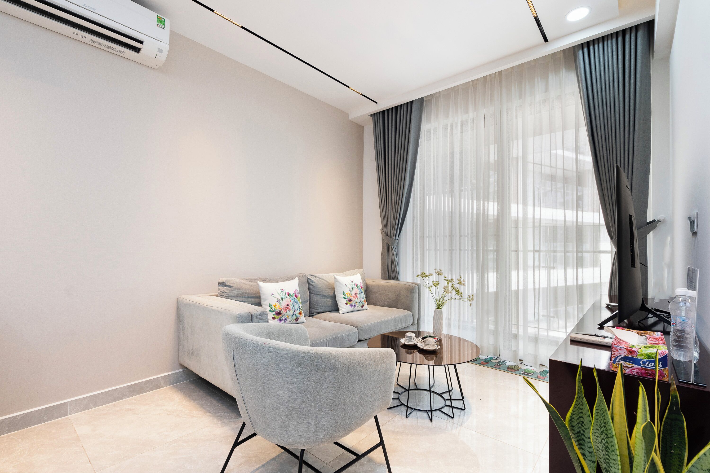 Premium Apartment, Garden View | Living area