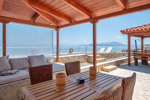 Peloponnese Beachfront Villa (Gelinas Beach house)