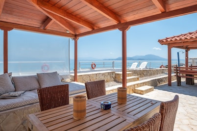 Peloponnese Beachfront Villa (Gelinas Beach house)