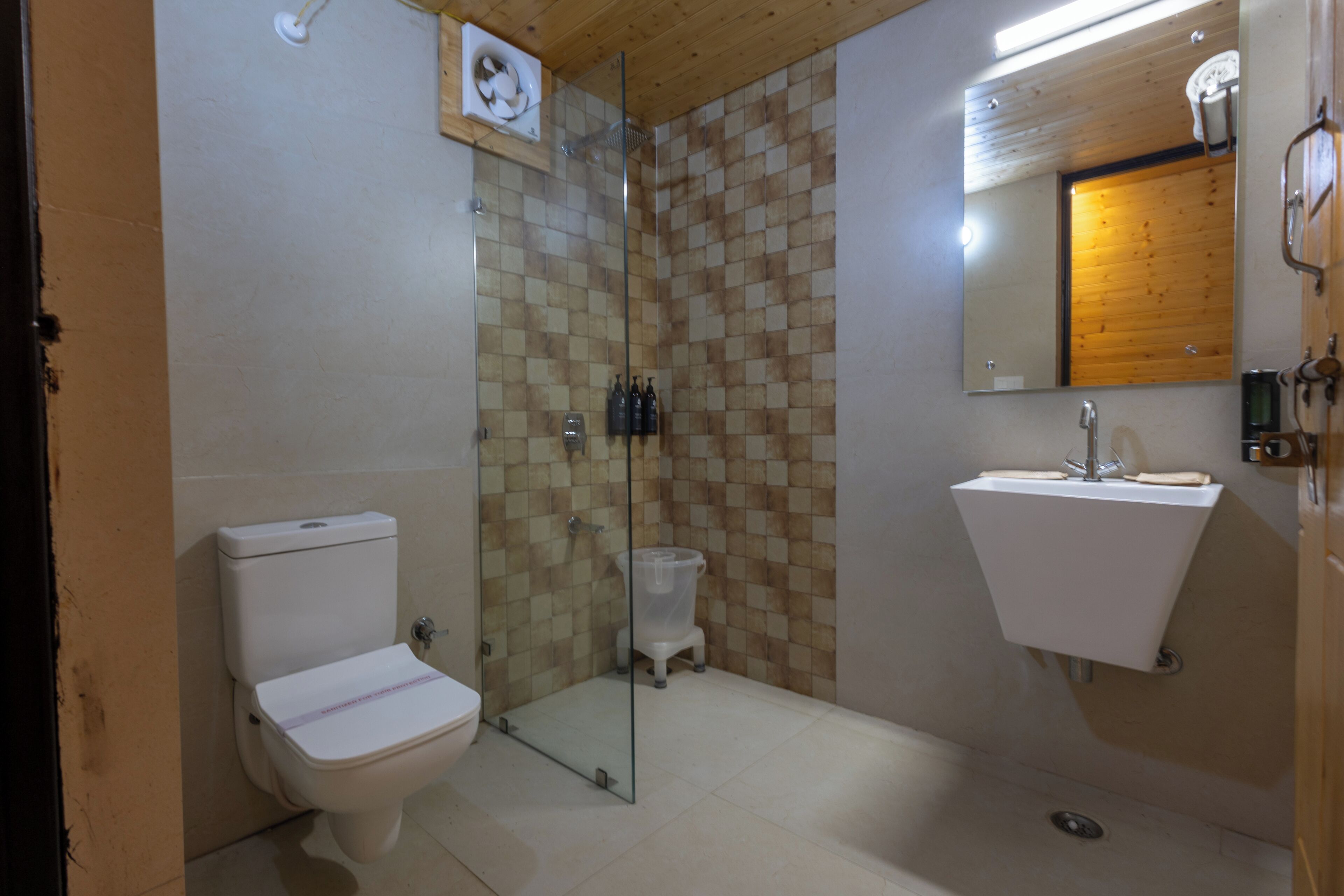 Casa de campo de lujo, vistas al jardín | Baño | Ducha, toallas, jabón y champú
