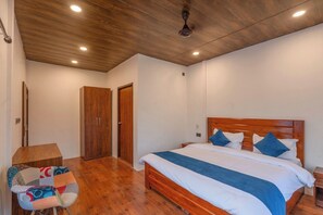 Luxury Single Room, Garden View | Laptop workspace, free WiFi - The Arks Baagh Villas (Ramnagar)