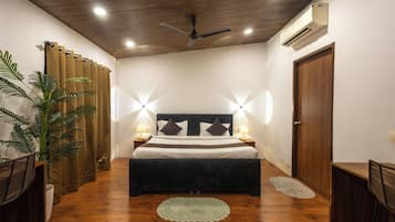 Luxury Single Room, Garden View | Laptop workspace, free WiFi