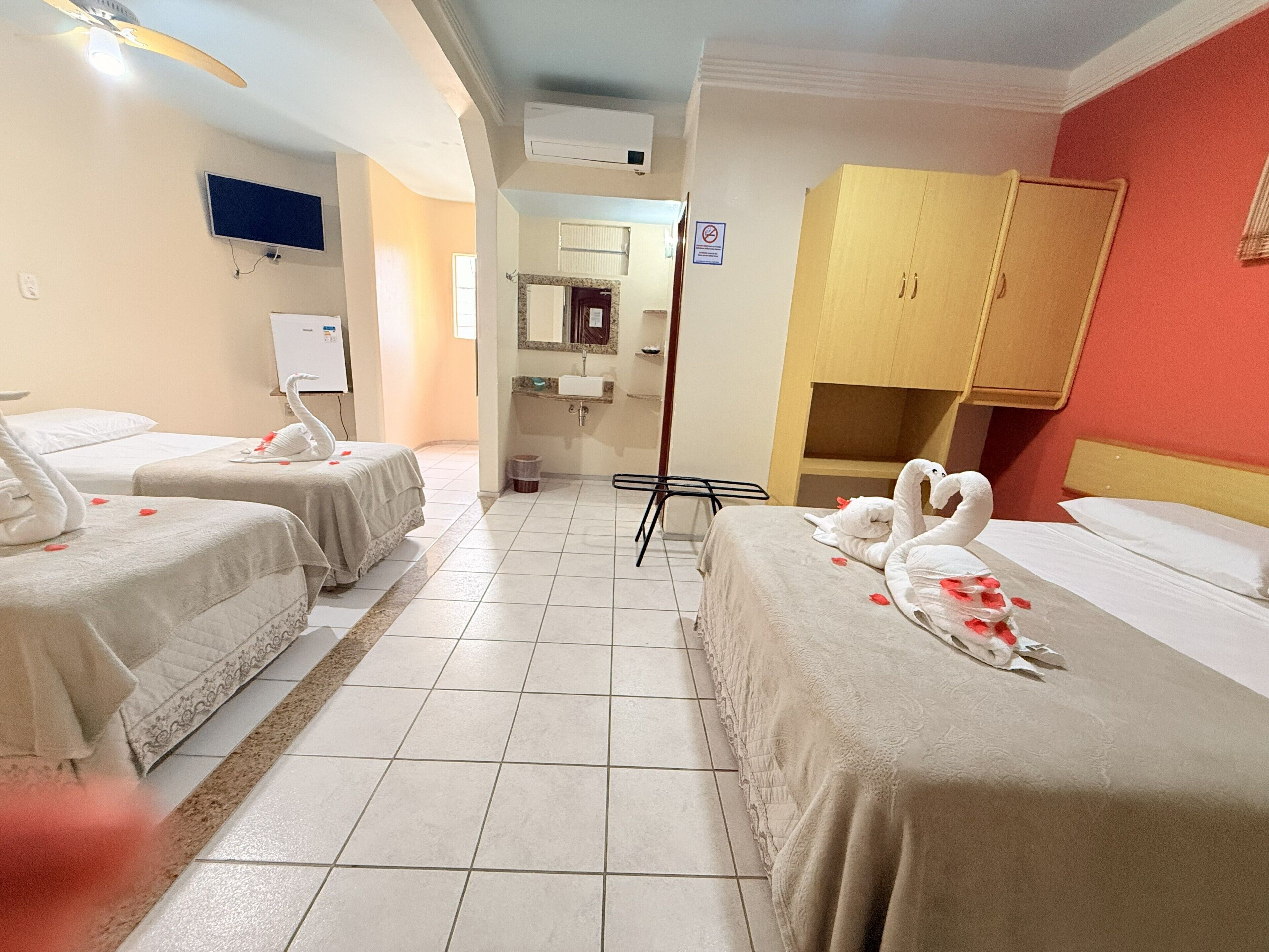 Standard Quadruple Room | In-room safe, iron/ironing board, free WiFi
