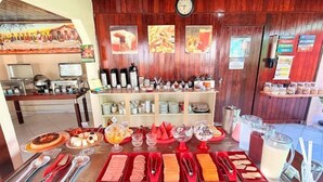 包每日自助早餐