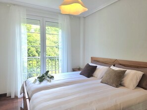2 bedrooms, iron/ironing board, bed sheets - Apartment Polaris 3022 (Santoña)