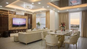 Luxury Penthouse, 4 Bedrooms
