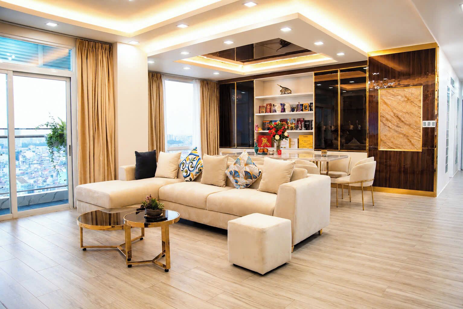 Luxury Penthouse, 4 Bedrooms | Living area