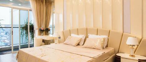 Luxury Penthouse, 4 Bedrooms | Desk, blackout drapes, iron/ironing board, free WiFi