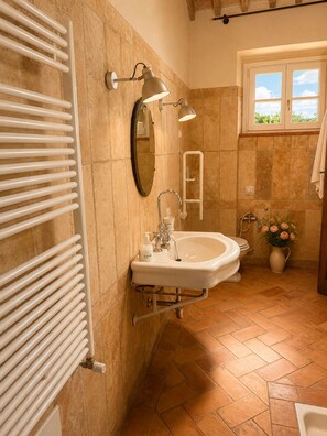 Bathroom - Vrbo Property (Riotorto)