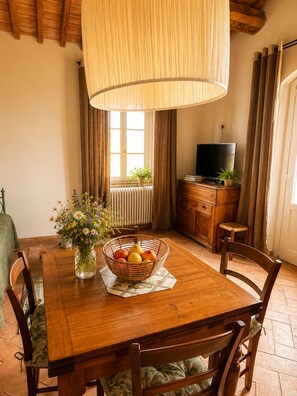Dining - Vrbo Property (Riotorto)
