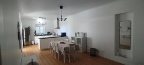 Dining - Apartment 'Moradia Girassol Porto Santo' with Mountain View, Private Pool and Wi-Fi (Camacha)