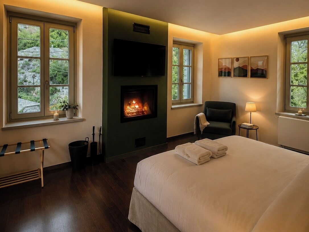 Deluxe Room with Fireplace | Espacio para trabajar con un portátil y wifi gratis