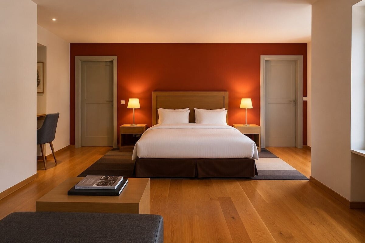 Superior Suite with Fireplace | Laptop workspace, free WiFi
