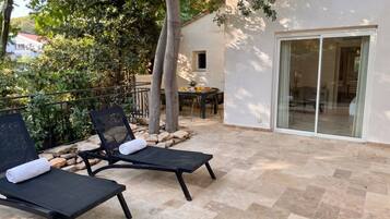 Villa | Terrace/patio