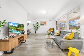 Smart TV - Sydney 4 bedhouse near Olympic Park Fast WIFI all room with aircon (Auburn)