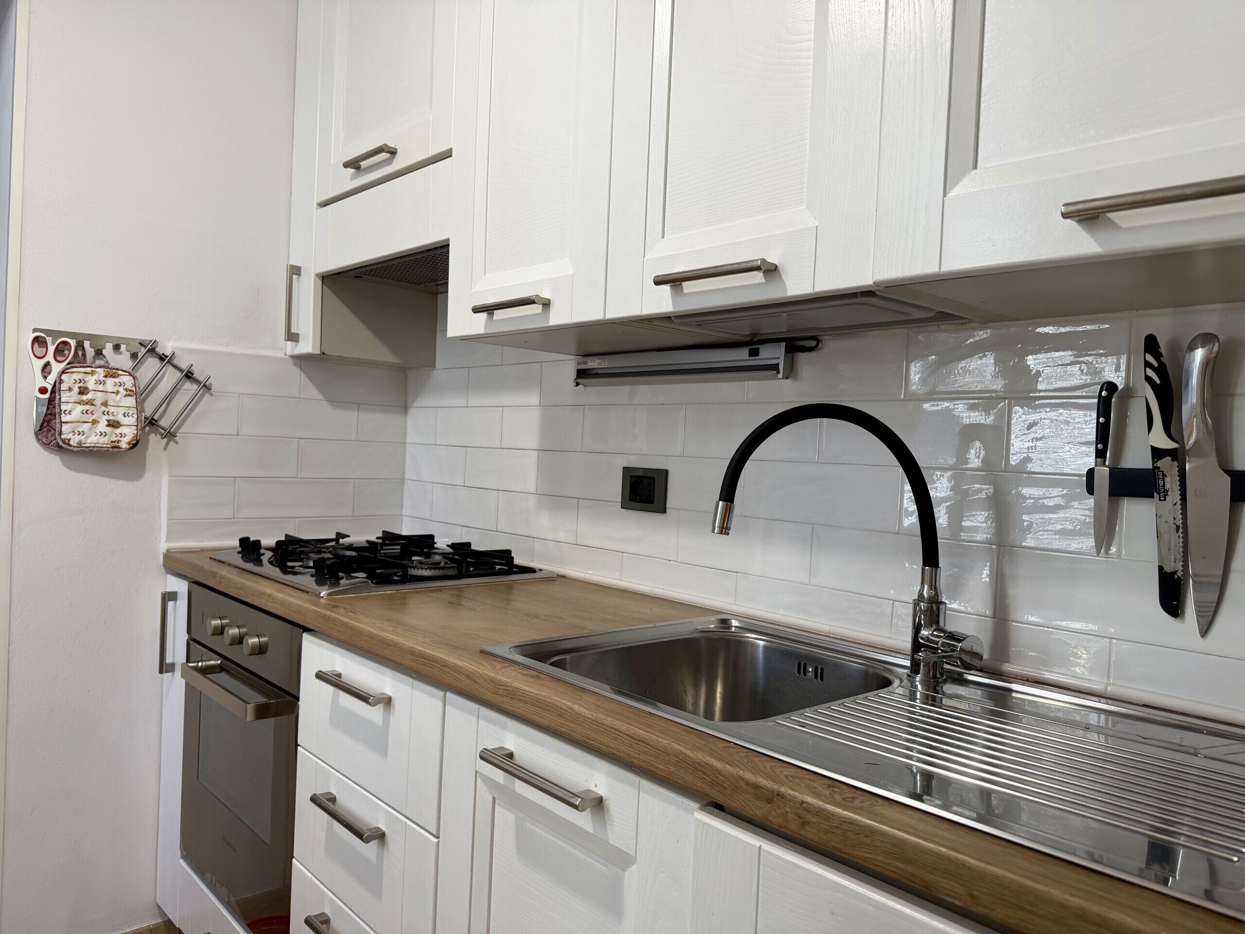 Frigorifero, forno, lavastoviglie, macchina per tè/caffè