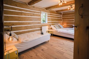 Room - Perfect 4-bedroom cottage in charming Žandov for your getaway (Žandov)